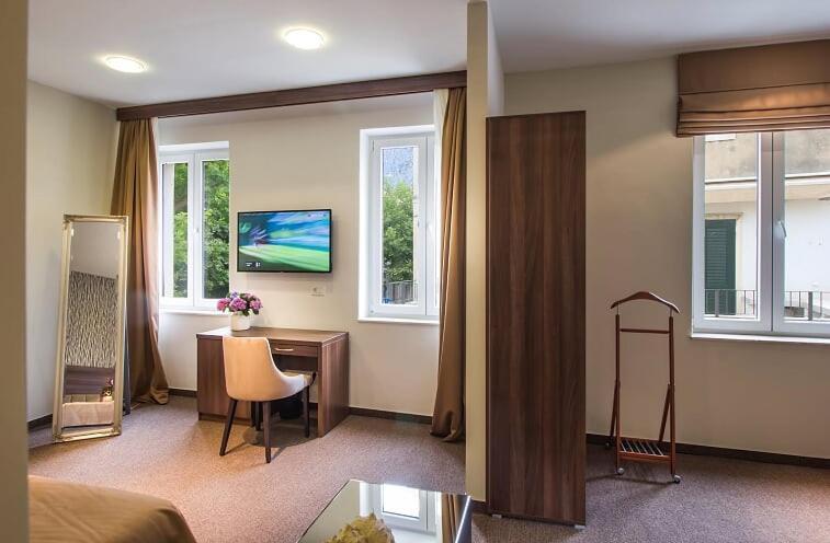 Central Luxury Rooms 오미스 외부 사진