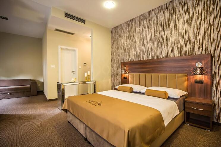 Central Luxury Rooms 오미스 외부 사진