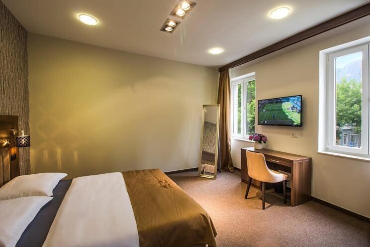 Central Luxury Rooms 오미스 외부 사진