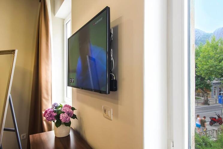 Central Luxury Rooms 오미스 외부 사진