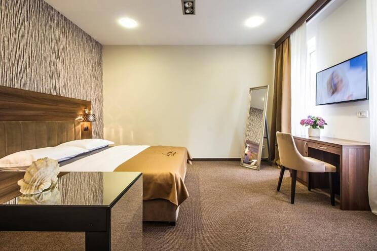 Central Luxury Rooms 오미스 외부 사진